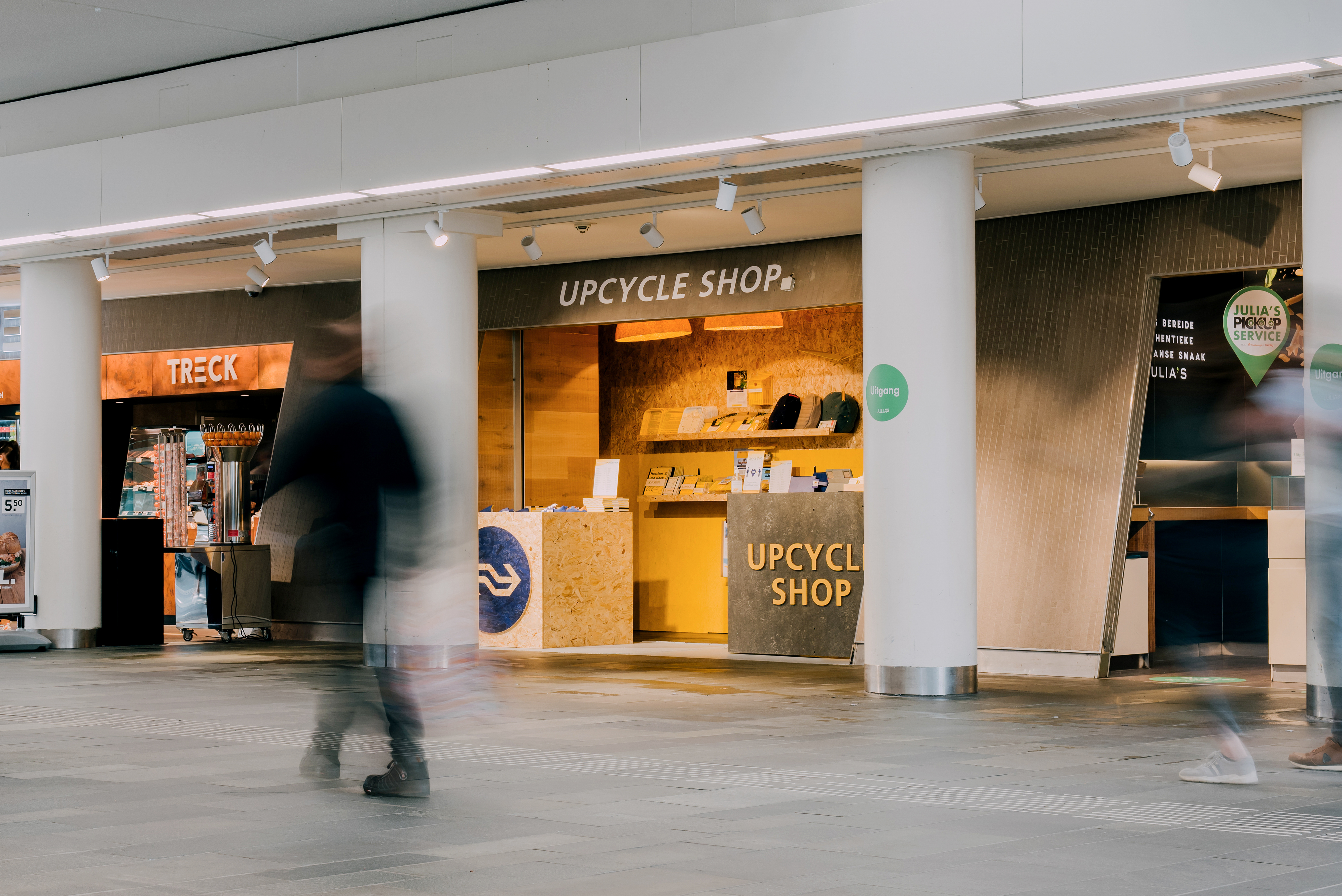 210712-upcycle-shop-leiden-centraal3-2