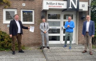 Ondertekening zonnepanelen Leiderdorp