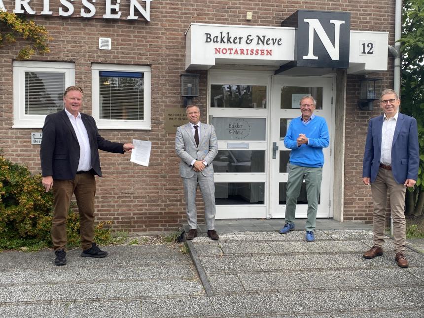 Ondertekening zonnepanelen Leiderdorp