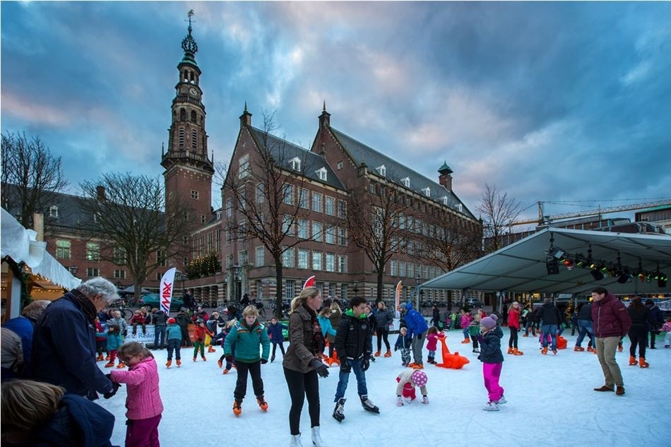 Drijvende IJsbaan Leiden