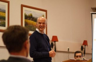 Arie Janssen bij Ledenvergadering achterban - Foto Leander Tramper