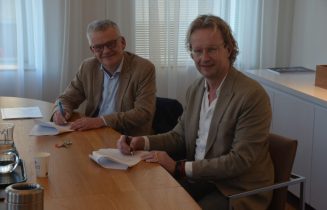 220223 Foto 1 Ondertekening acte van levering