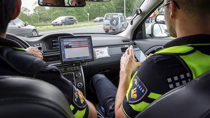Politie in auto