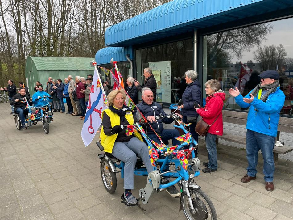 Laila op de fiets